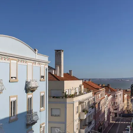 Classic Topfloor By Lovelystay Lejlighed