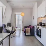 Classic Topfloor By Lovelystay Apartmán