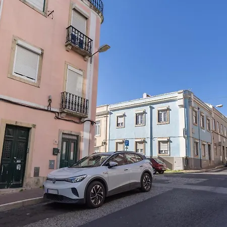 Classic Topfloor By Lovelystay Apartment Lisbon