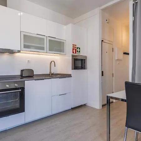 Classic Topfloor By Lovelystay Lisbon