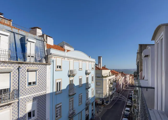 Classic Topfloor By Lovelystay *