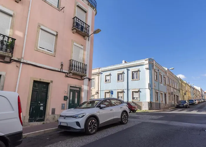 Classic Topfloor By Lovelystay Apartman Lisboa