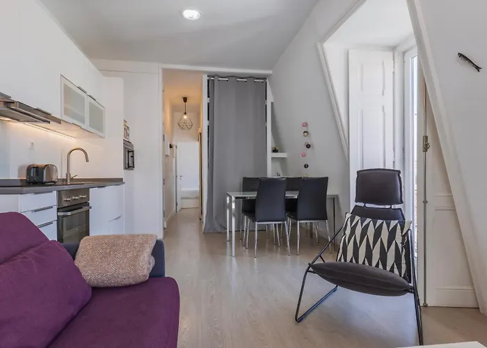 Classic Topfloor By Lovelystay *