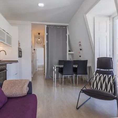 Classic Topfloor By Lovelystay *