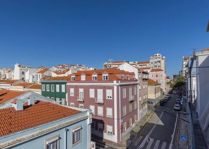 Classic Topfloor By Lovelystay Lisbon