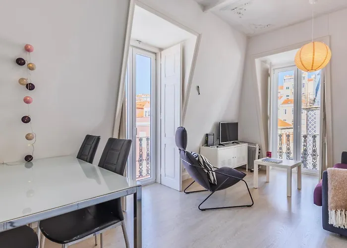 Apartment Classic Topfloor By Lovelystay Lisbon