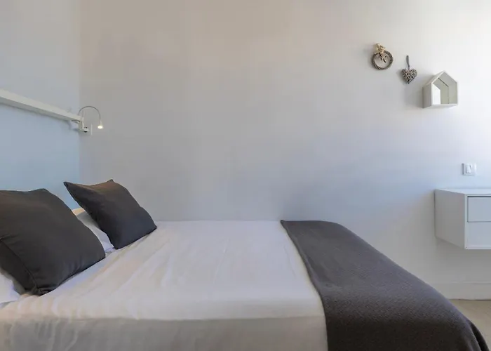 Classic Topfloor By Lovelystay Apartment Lisbon